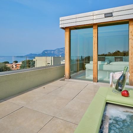 Villa Sunny Lake Suites Bardolino Bagian luar foto