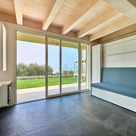 Villa Sunny Lake Suites Bardolino Bagian luar foto