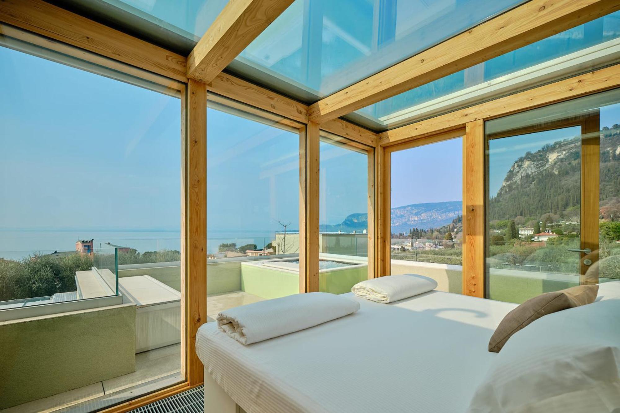 Villa Sunny Lake Suites Bardolino Bagian luar foto