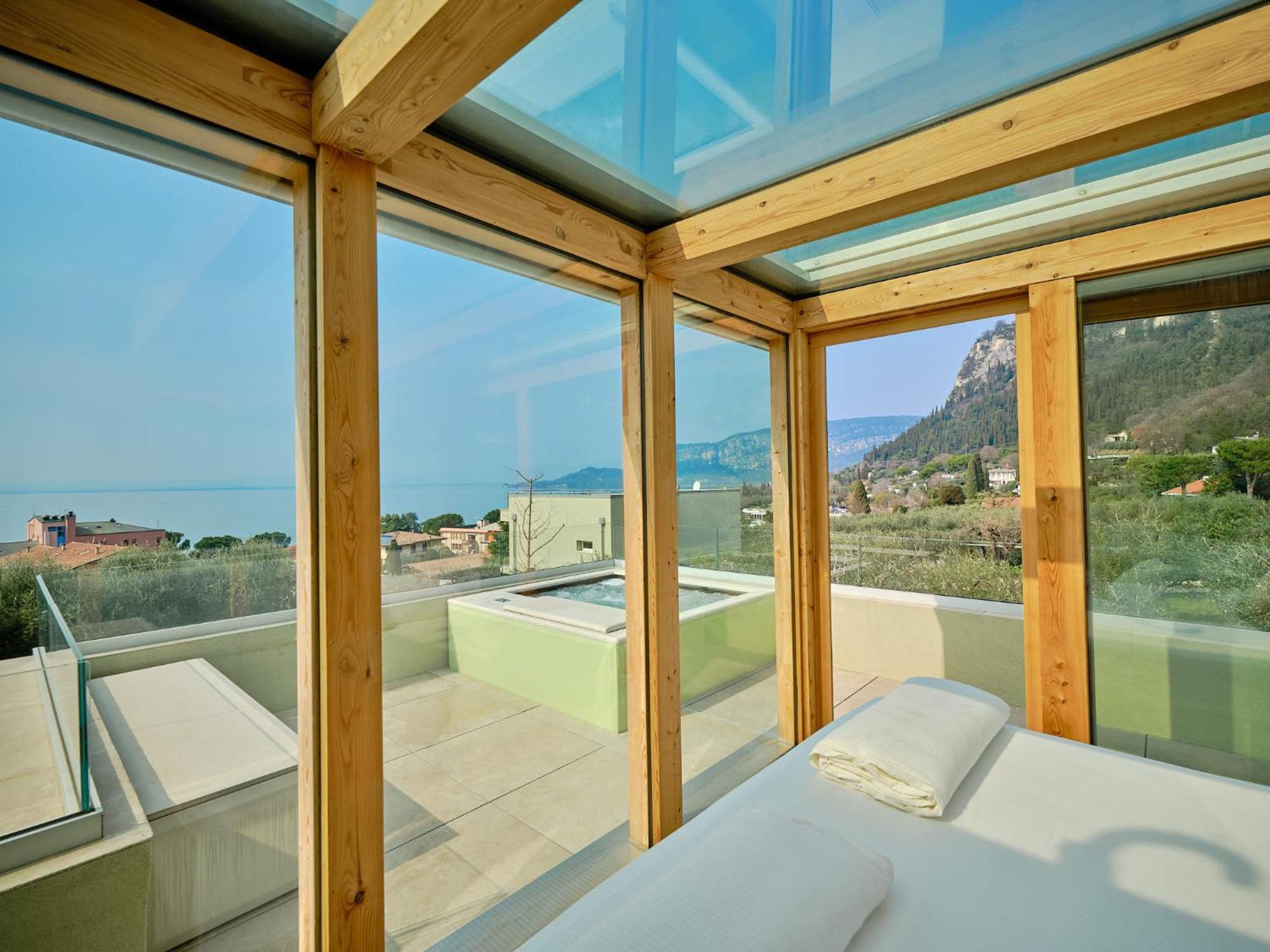 Villa Sunny Lake Suites Bardolino Bagian luar foto