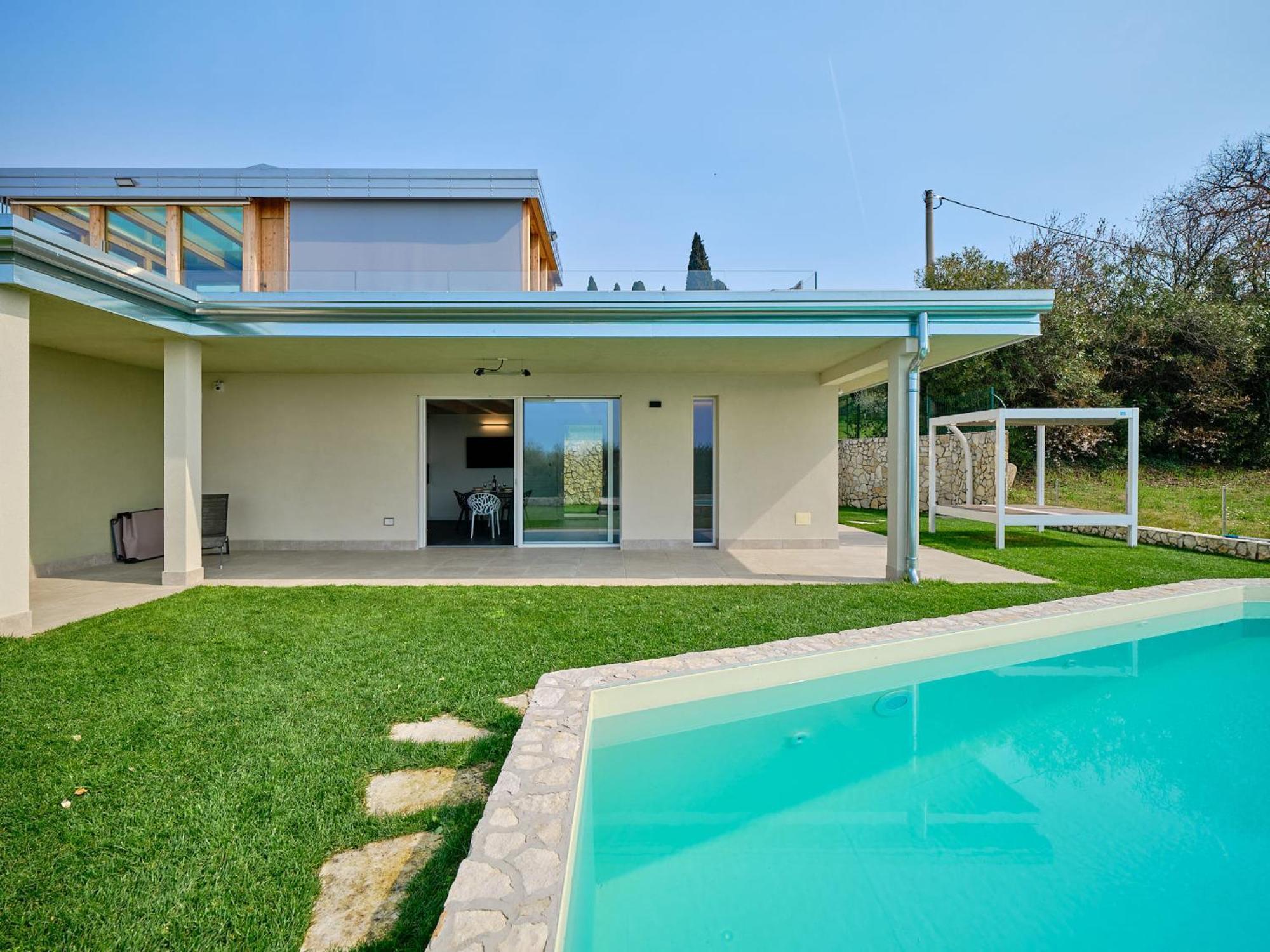 Villa Sunny Lake Suites Bardolino Bagian luar foto