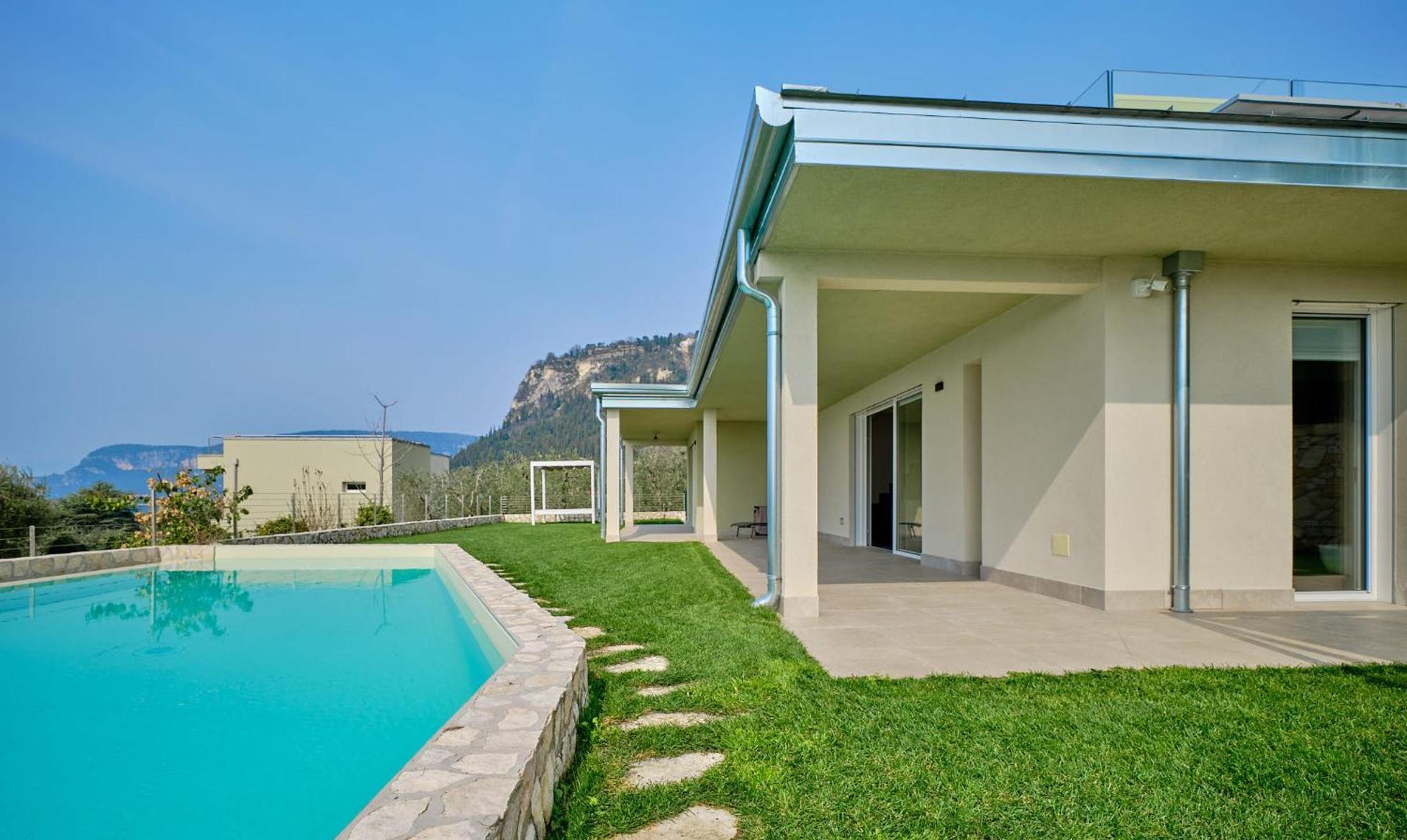Villa Sunny Lake Suites Bardolino Bagian luar foto