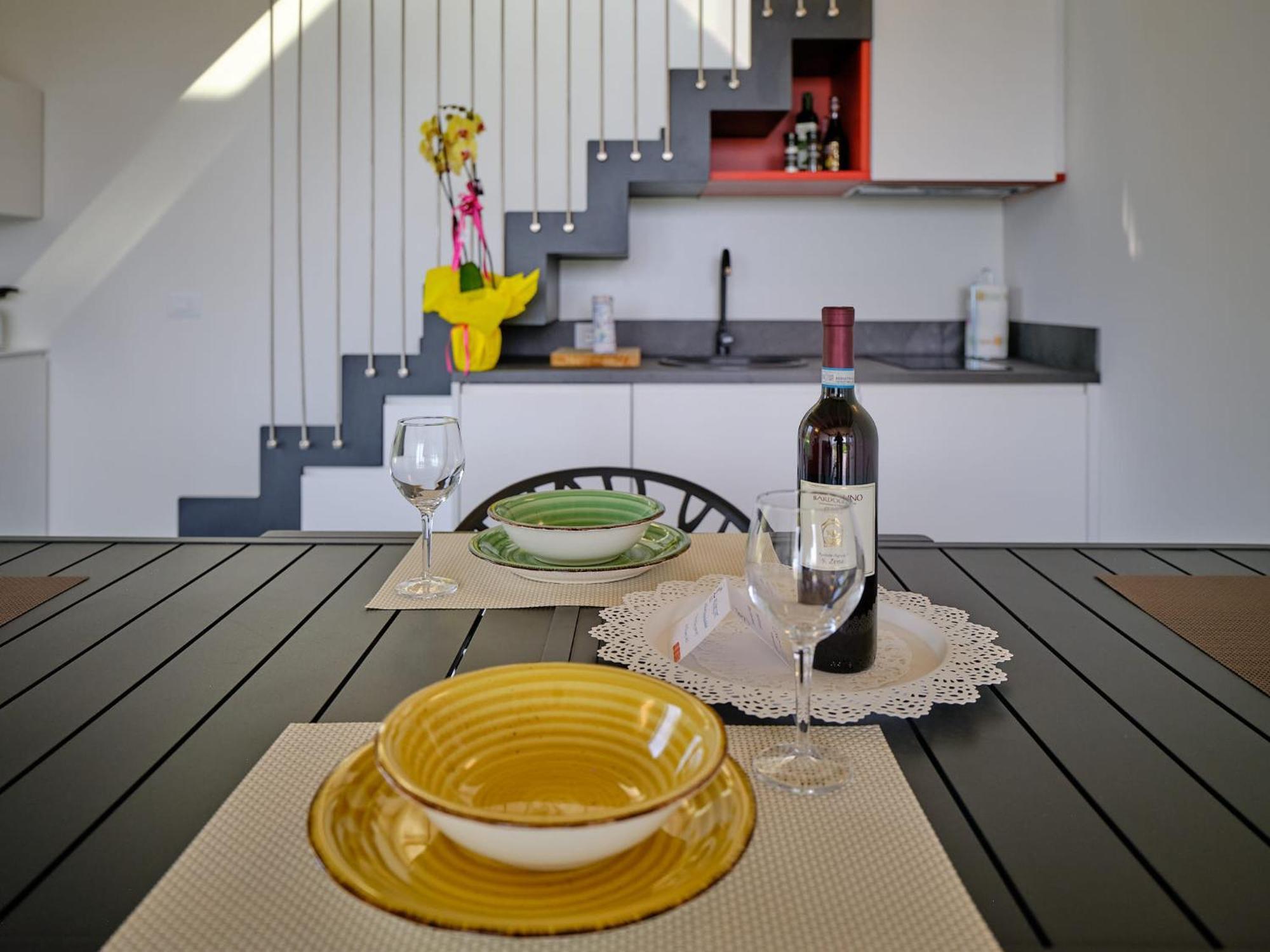 Villa Sunny Lake Suites Bardolino Bagian luar foto