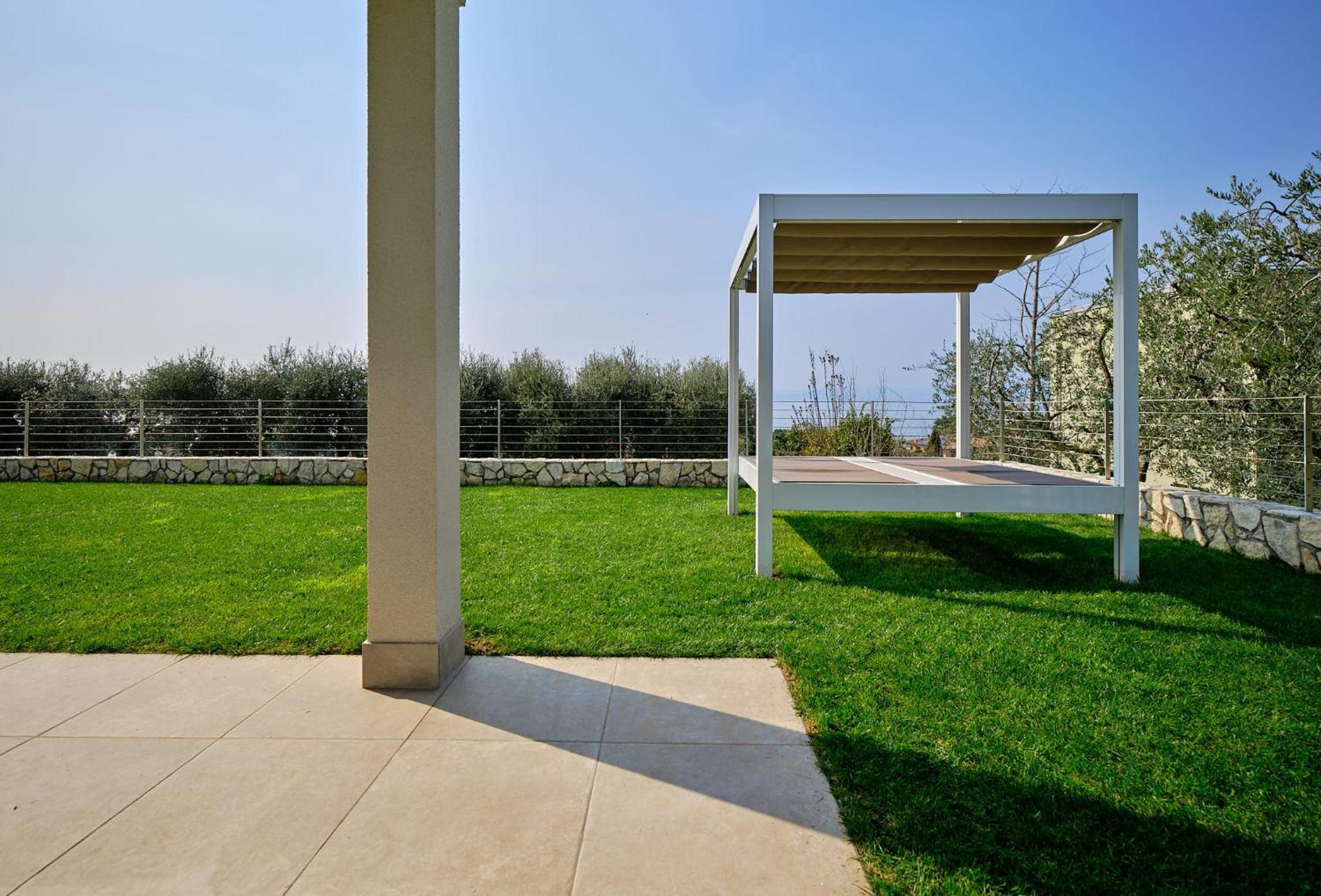 Villa Sunny Lake Suites Bardolino Bagian luar foto
