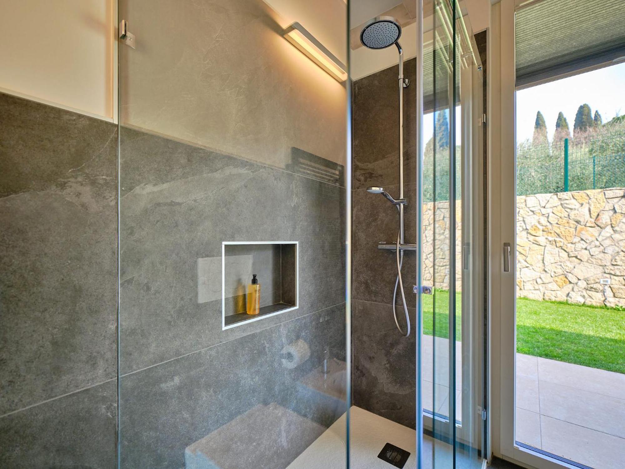 Villa Sunny Lake Suites Bardolino Bagian luar foto