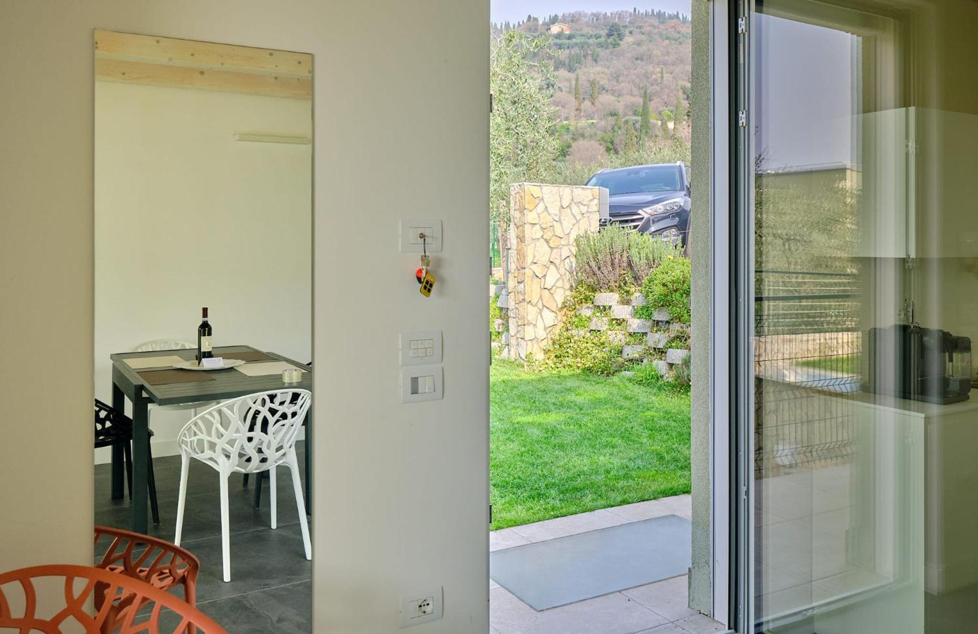 Villa Sunny Lake Suites Bardolino Bagian luar foto