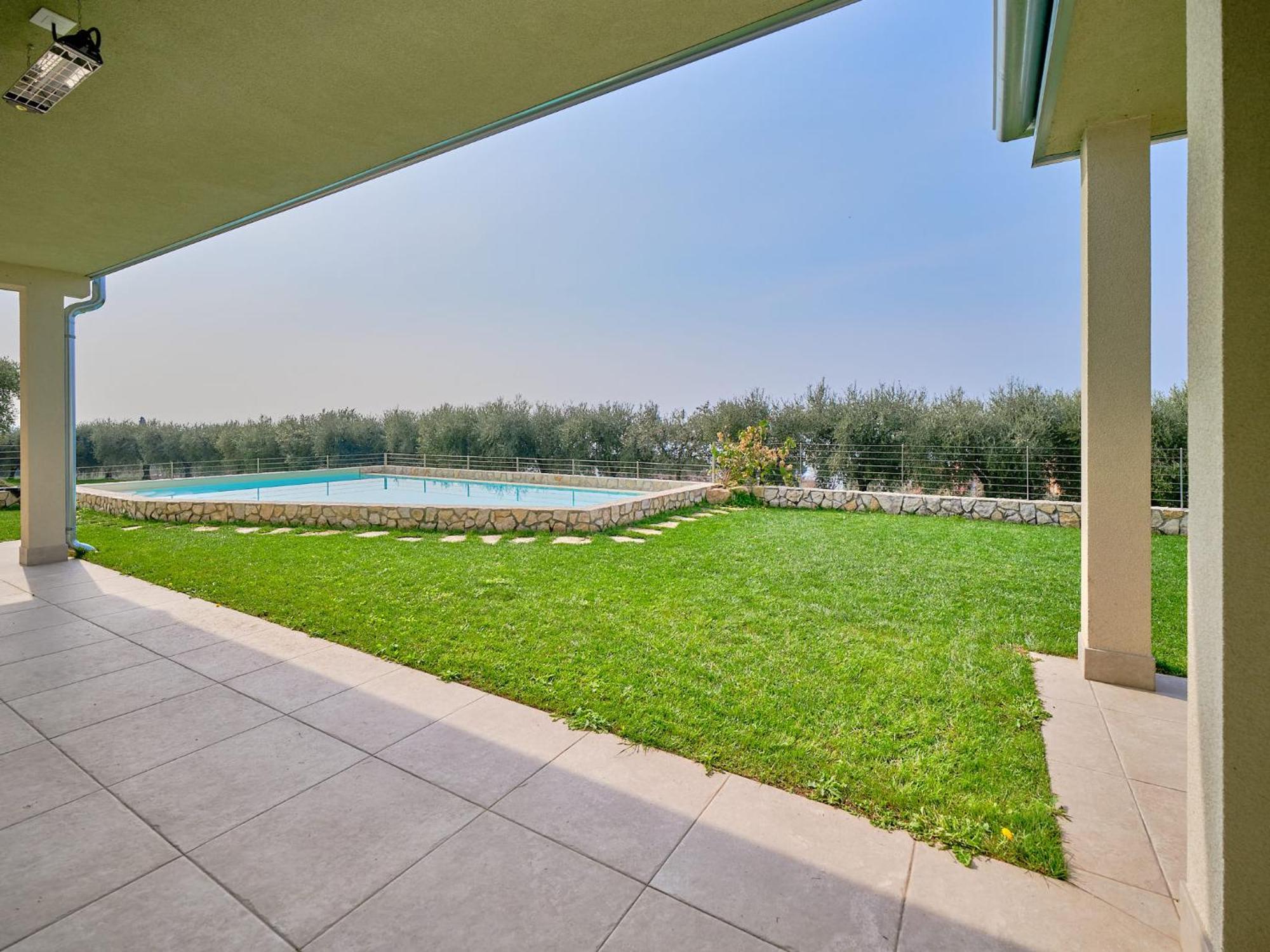 Villa Sunny Lake Suites Bardolino Bagian luar foto