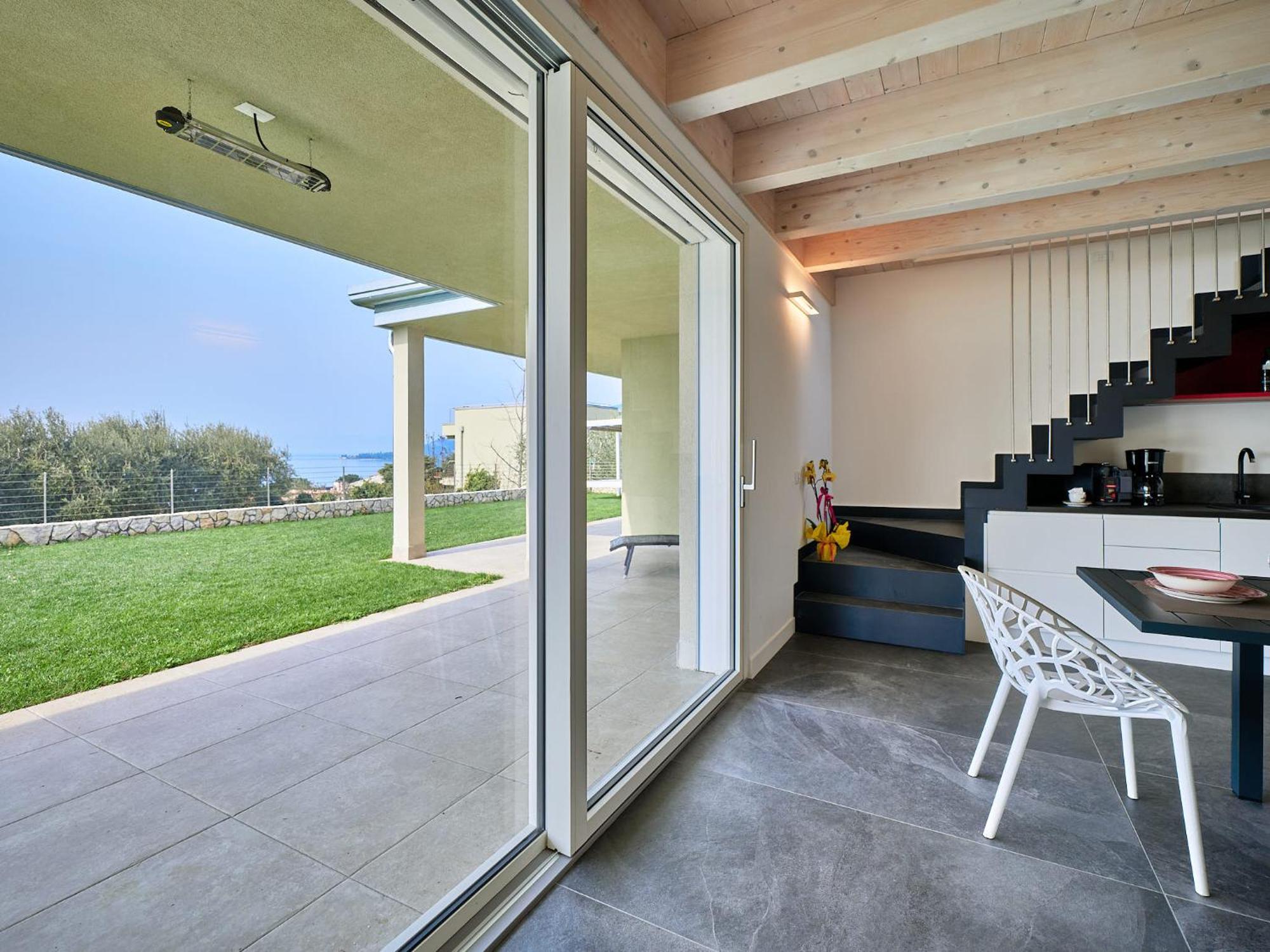 Villa Sunny Lake Suites Bardolino Bagian luar foto