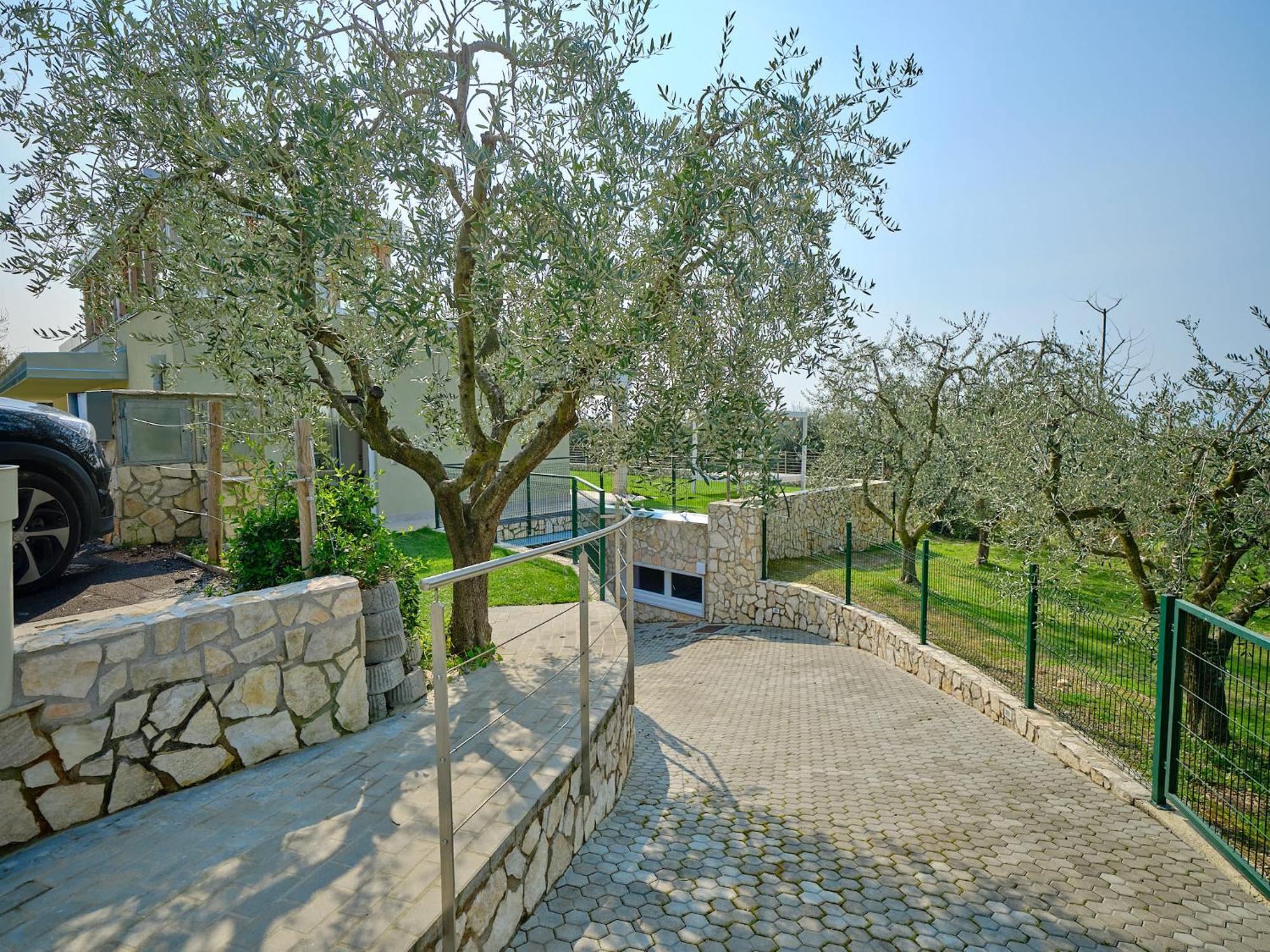 Villa Sunny Lake Suites Bardolino Bagian luar foto